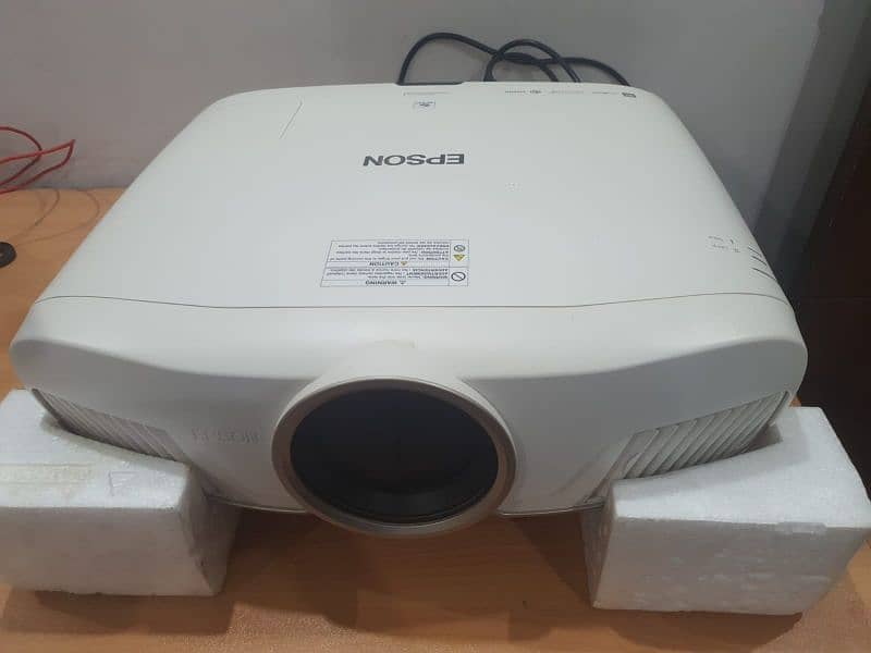 brand new epson 5040u 4k projector original home cinema 2500 dollar ka 0