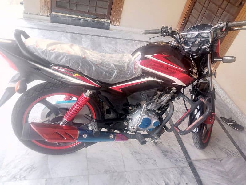 HONDA CB125 F  NEW CONDTION 0