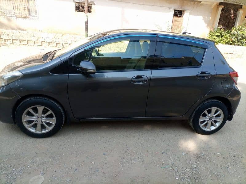 Toyota Vitz 2012 3