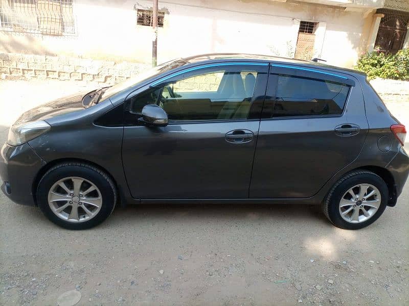 Toyota Vitz 2012 4