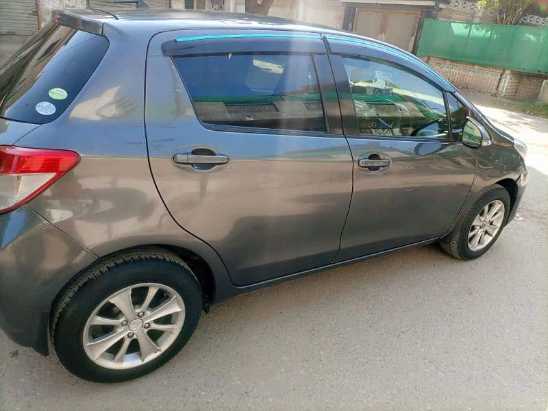 Toyota Vitz 2012 7