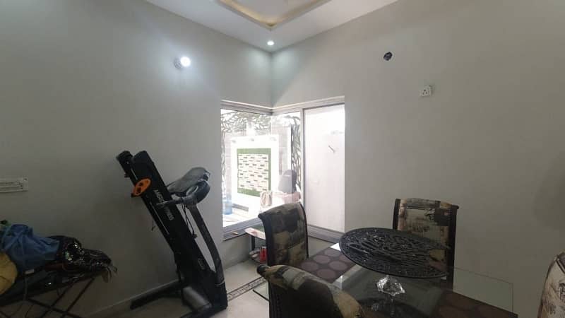 Prime Location In Taj Bagh Scheme 10 Marla House For sale 2