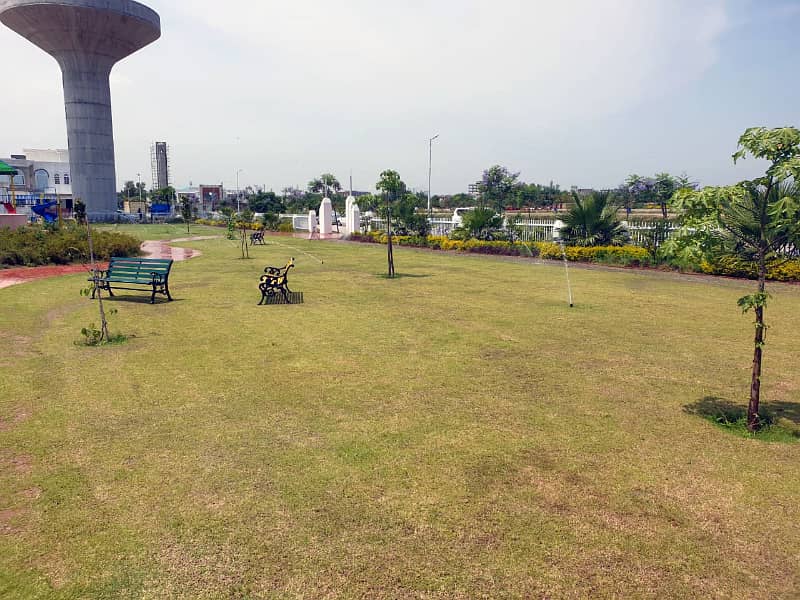 Platinum Block 5 Marla Plot Near 80 Feet Road, Near Big School 5