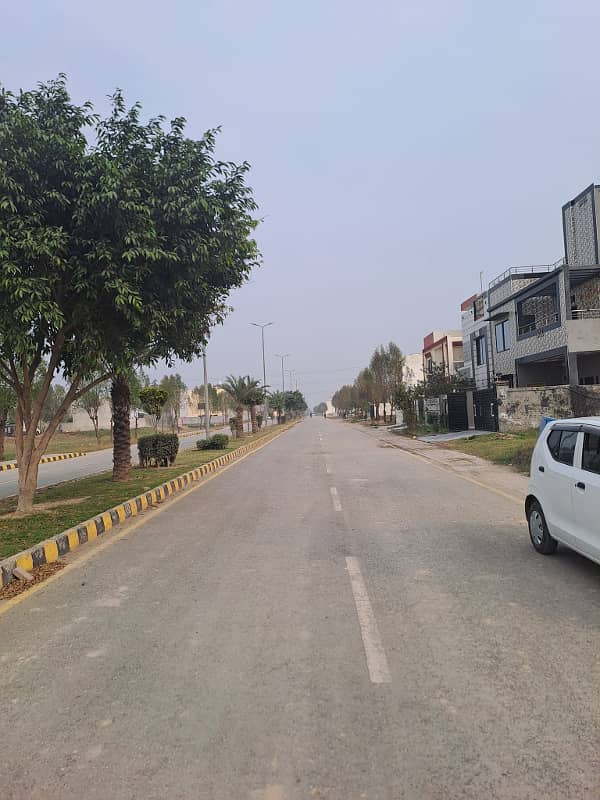 5 Marla Residential Plot for Sale in Executive Block Park View City, Lahore 1