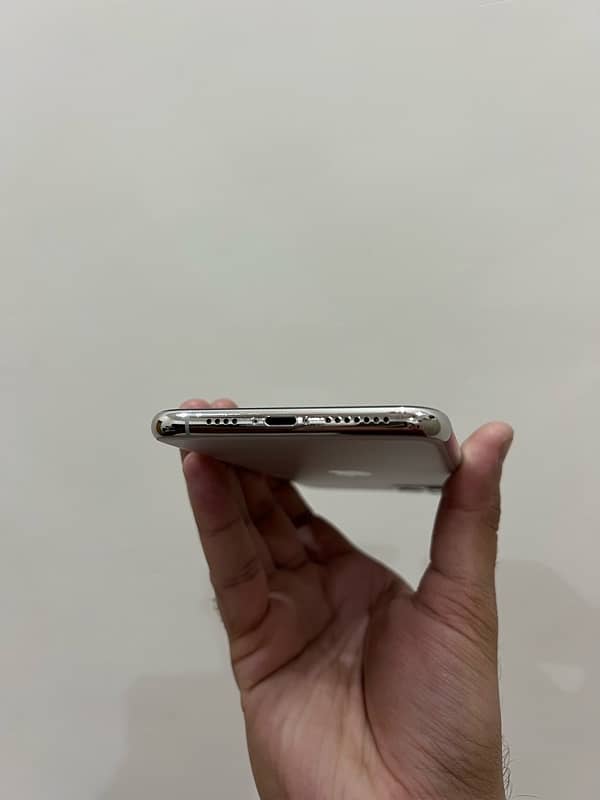 iPhone 11 Pro Max 64gb PTA approved 5