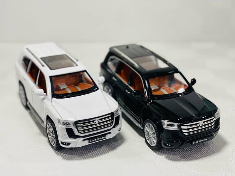 Diecast Models metal car Siber truck, Dodge challenger,Brabuss,Ferrai 0