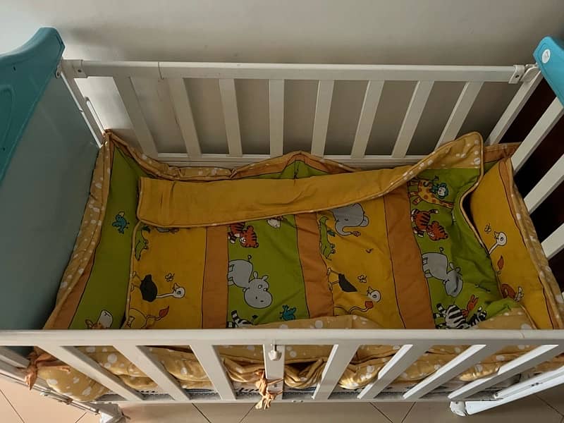 baby cot (metal) 1