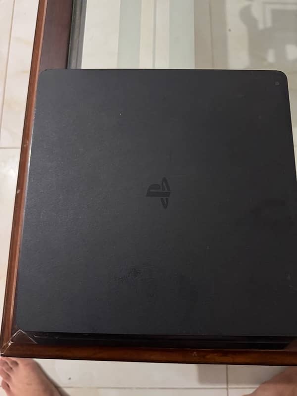 Playstation 4 slim 0