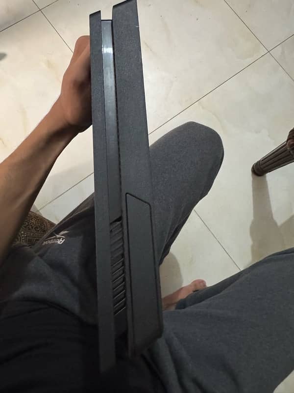 Playstation 4 slim 6