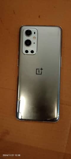 OnePlus 9 Pro 5G - Excellent Condition.