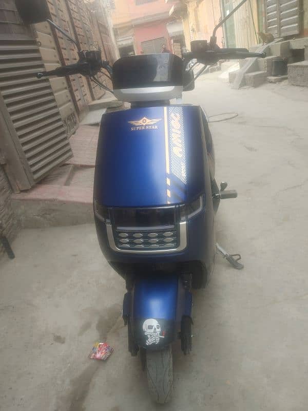 American Amigo super star electric scooty 0