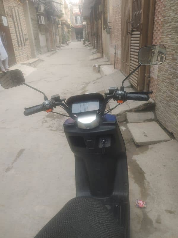 American Amigo super star electric scooty 5