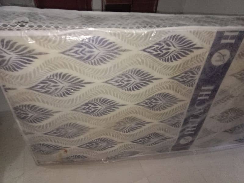 Hitachi's Single mattresses just like new in very cheap price 5