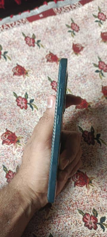 Oppo Reno 12F 1