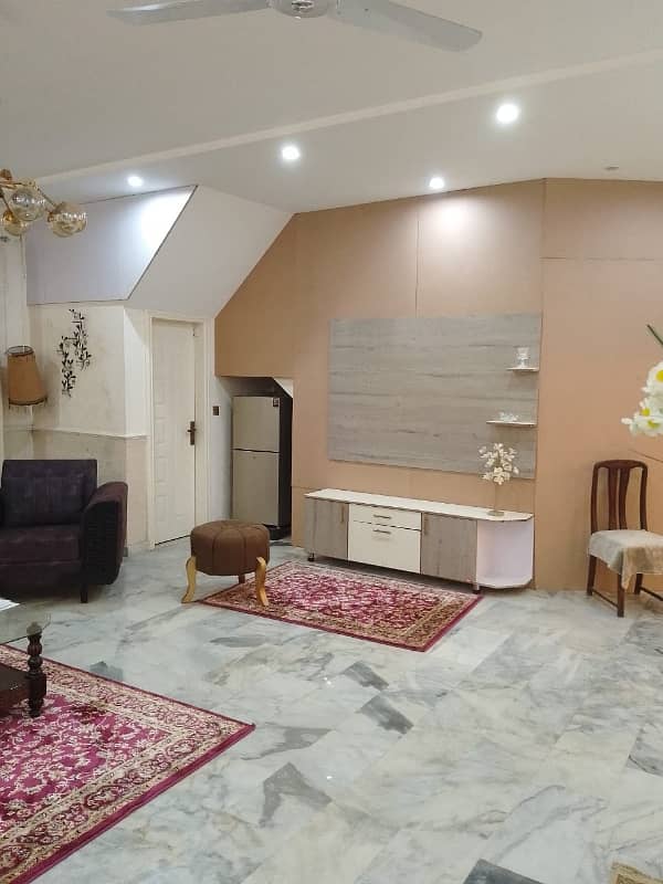 Luxurious fully Furnished 1 kanal lower portion is available for rent 3