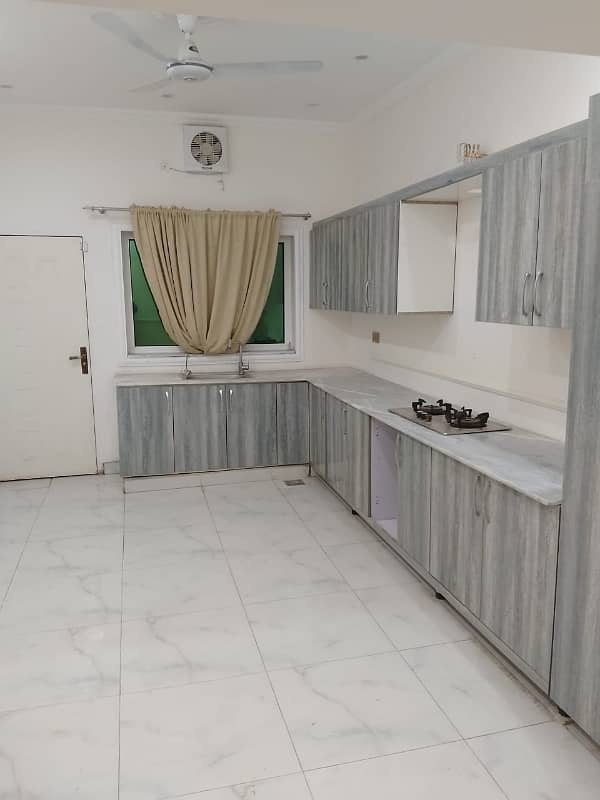 Luxurious fully Furnished 1 kanal lower portion is available for rent 9