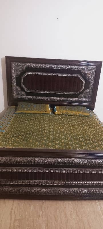 double bed with mattress in best condition 2