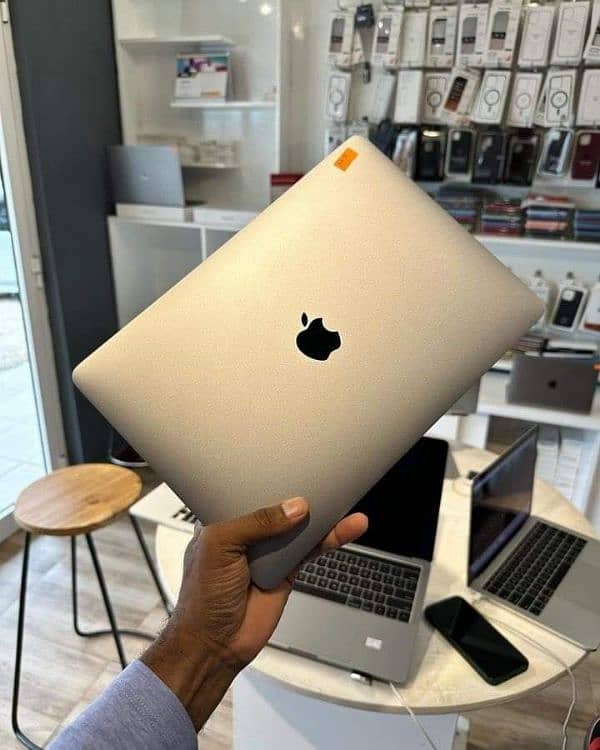 MacBook Pro 2017 Core i5 imported never used in pakistan 2