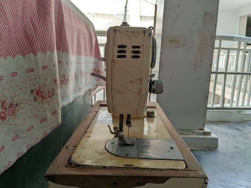 Rafiqa Embroidery Machine 9