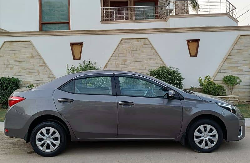 Toyota Corolla GLI 2016 registered original gun metallic color 4