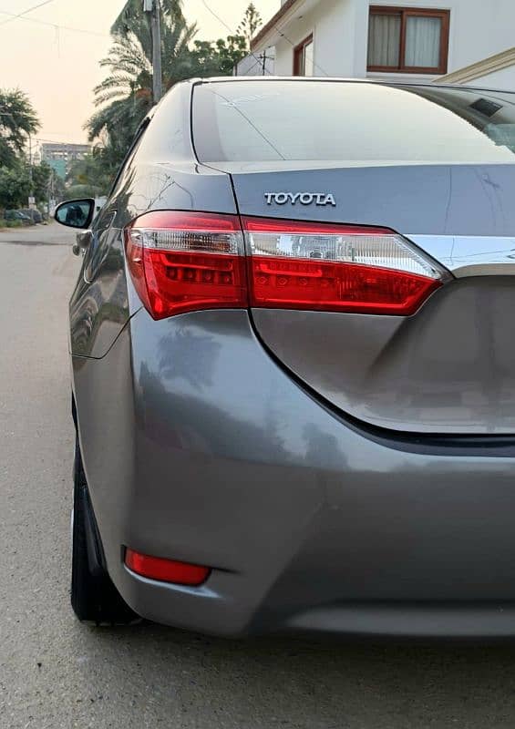 Toyota Corolla GLI 2016 registered original gun metallic color 8