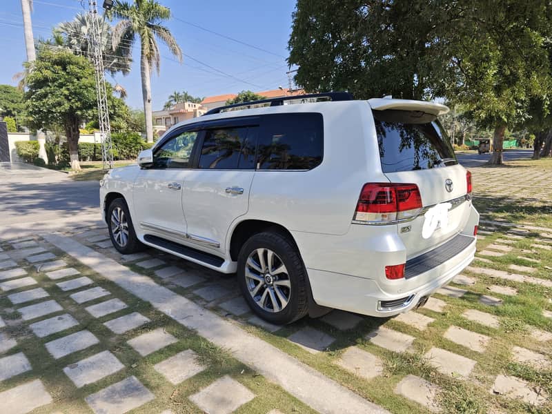 Toyota Land Cruiser ZX 2019 Model 3