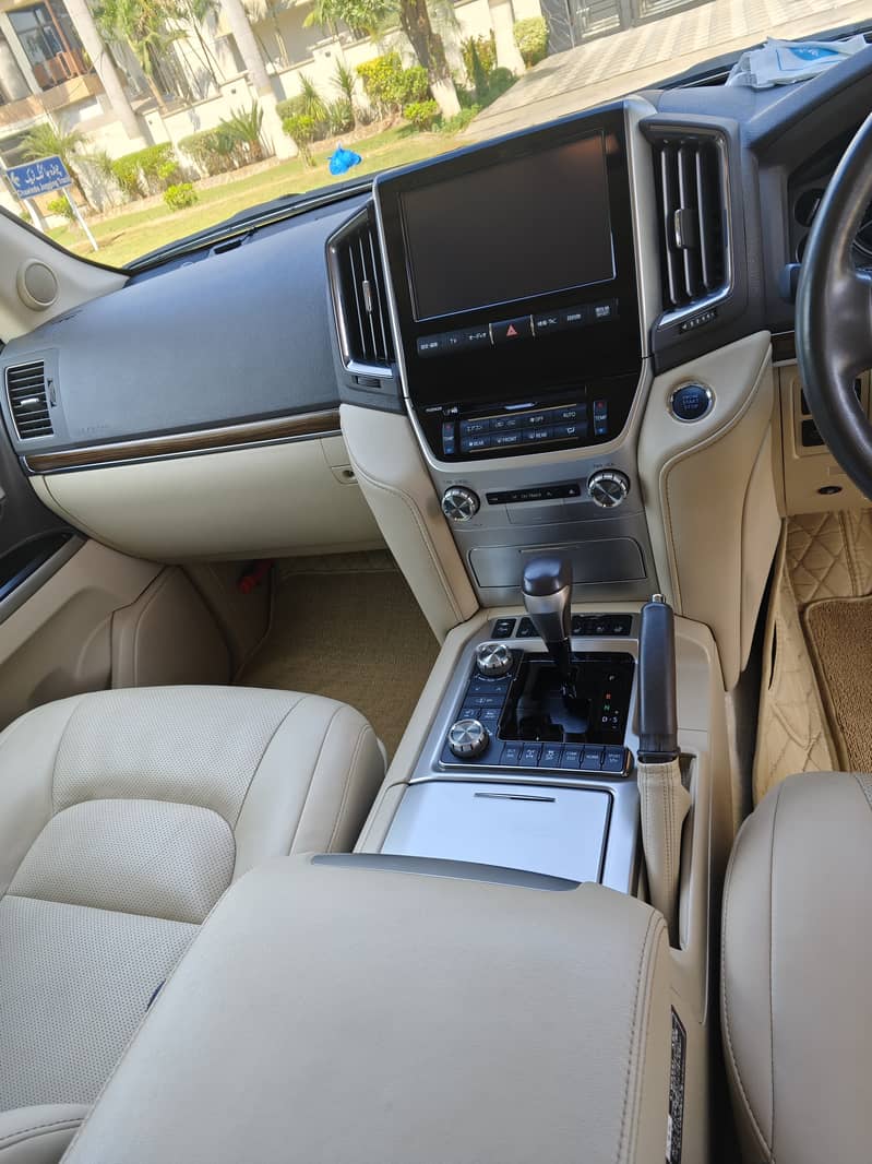 Toyota Land Cruiser ZX 2019 Model 6