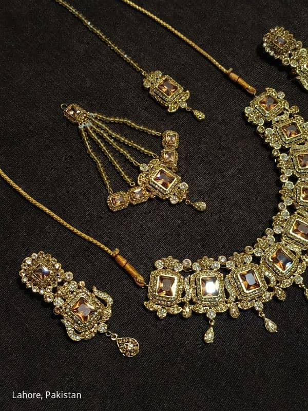 Bridal formal Jewellery set with jhoomer in new condition 4