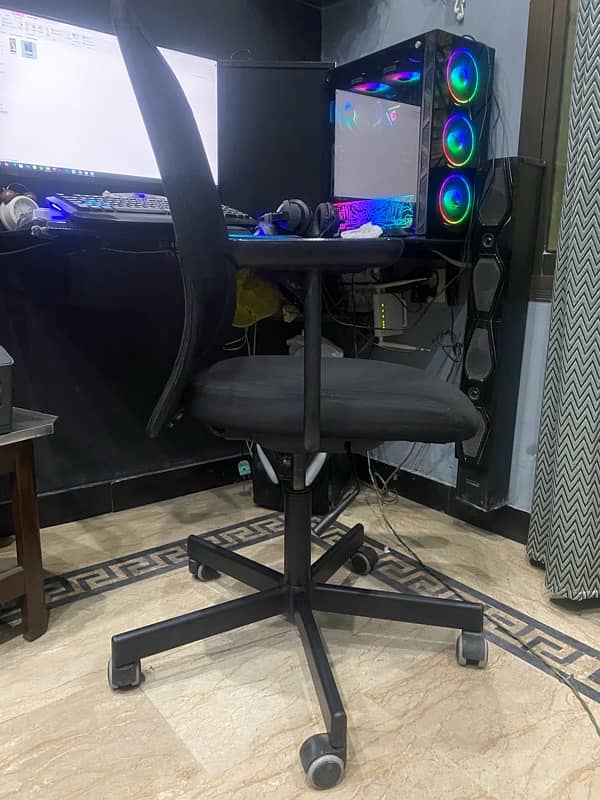 Office chair Like New condition 3