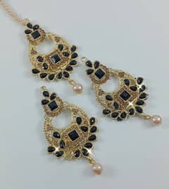 Beautiful Earring With Bindi