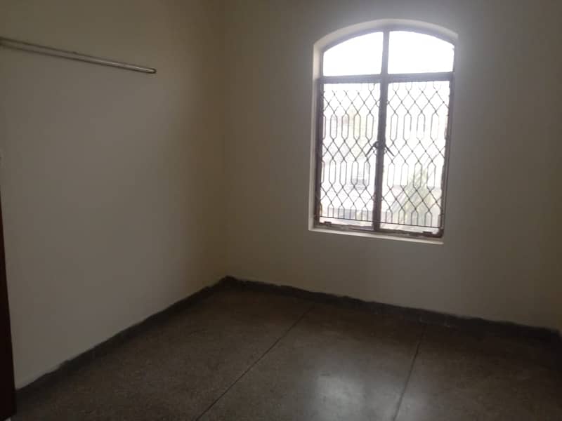 Umer block allama iqbal town 10 marla uper portion for rent in prime location 6