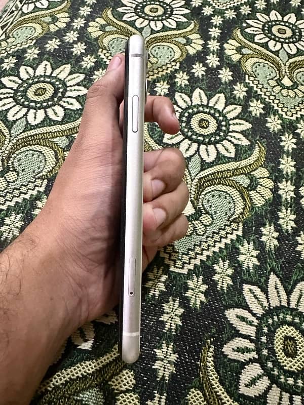 Iphone 11 64gb PTA 2