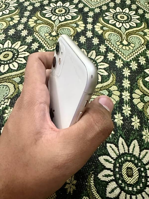 Iphone 11 64gb PTA 3