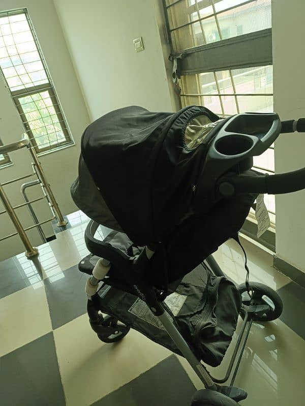 Evenflo Pram in very good condition 3