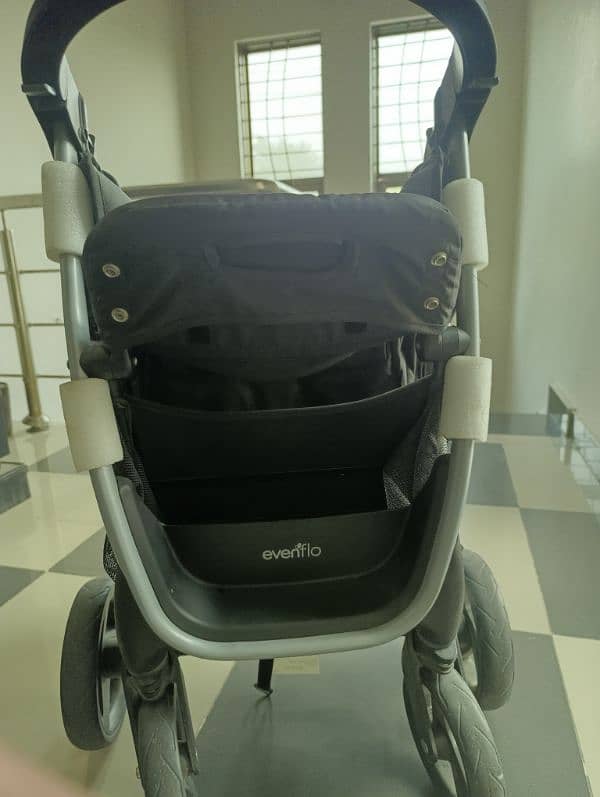 Evenflo Pram in very good condition 7