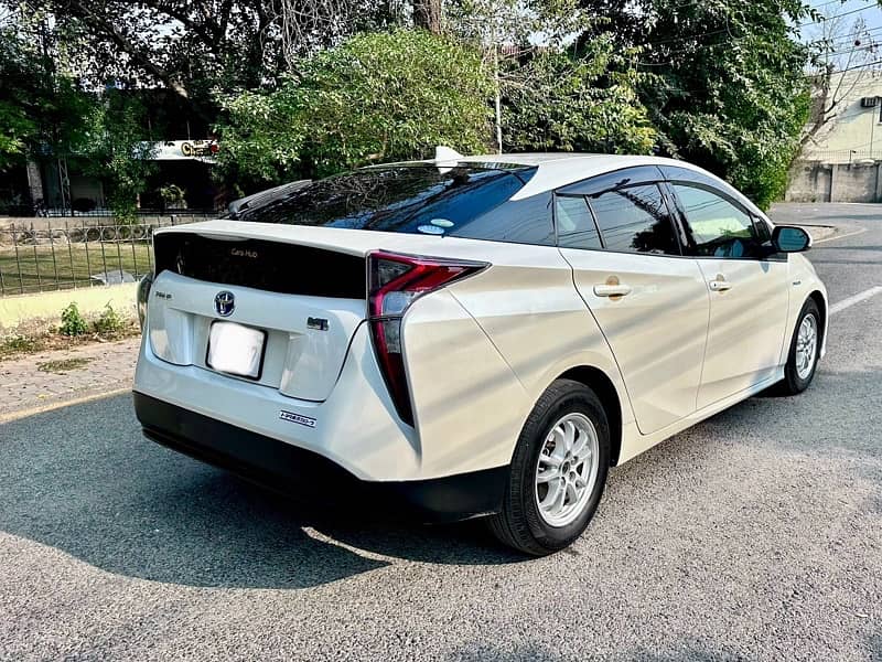 Toyota Prius 2016 4