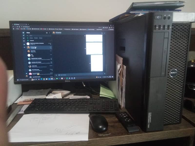 DELL PRECISION TOWER 5810 WITH 24" DELL LED 0