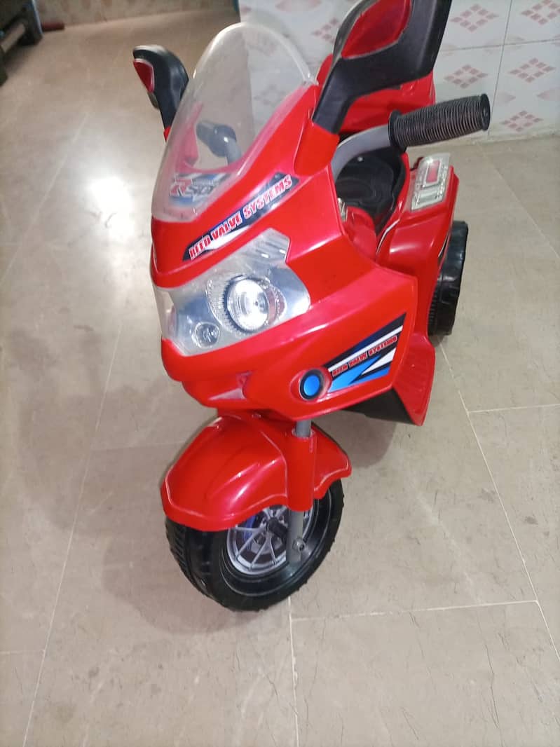 EXCELLENT  RECHARGEABLE BIKE FOR SMALL KIDS 4