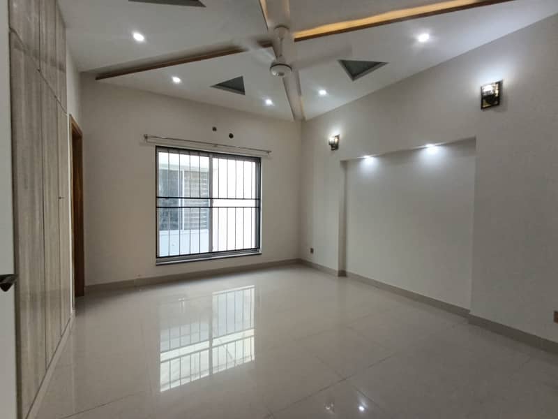 10 Marla Like Brand New House Available For Sale In Talha Block Sector E Bahria Town Lahore 8