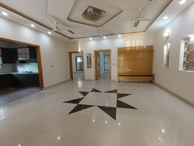 10 Marla Like Brand New House Available For Sale In Talha Block Sector E Bahria Town Lahore 27