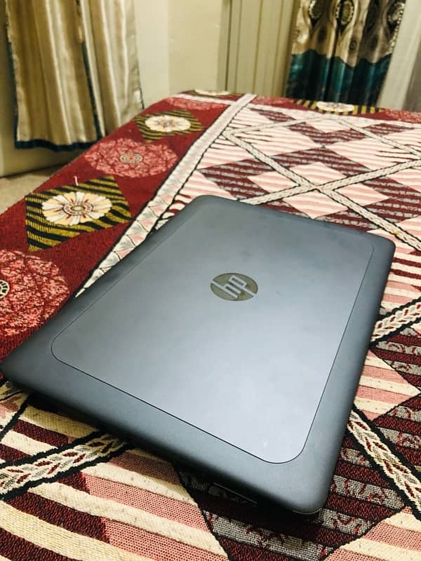 hp laptop ZBook 2