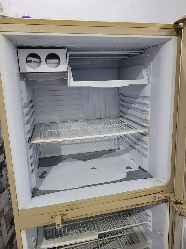 pel Fridge for Sale working condition 2