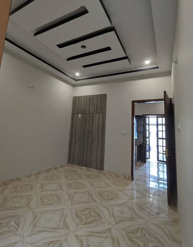 120 Sq Yard Leased Single Storey House For Sale in SAADI GARDEN block 1 (within saadi town boundary) 1