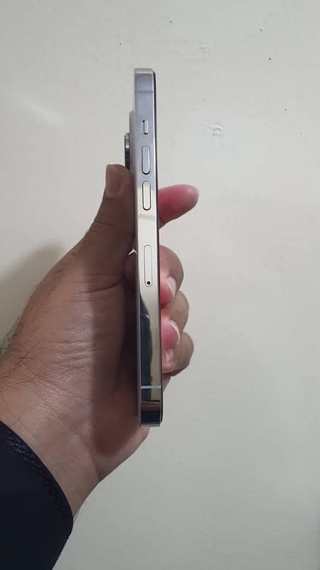 iPhone 14 Pro ( Non PTA) 1