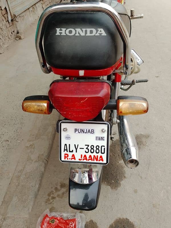 Honda 70 2022 model Punjab number Faisalabad 03016019066 6