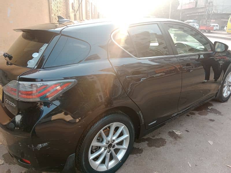 Lexus CT200h 2011 5