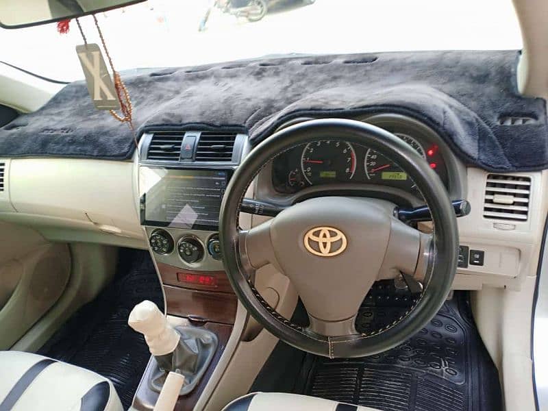 Toyota Corolla GLI 2011 3