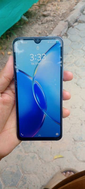 vivo y17s 6 128 . . price 33000 0