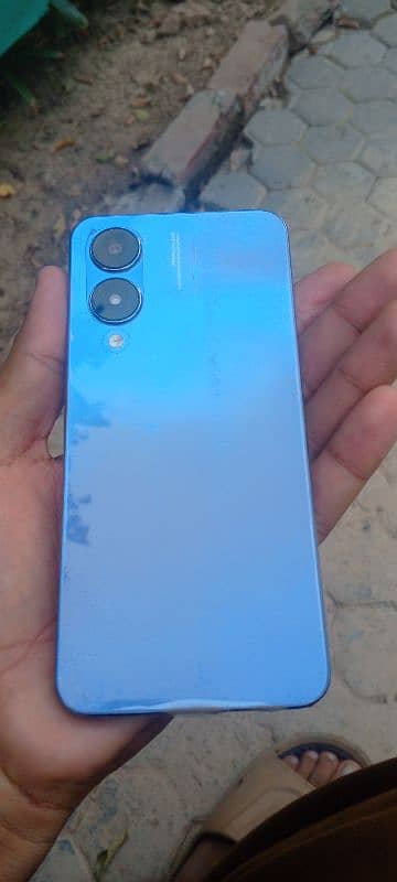 vivo y17s 6 128 . . price 33000 7