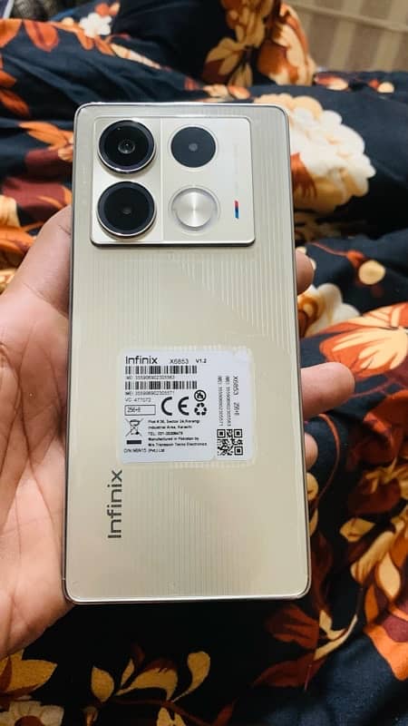 Infinix note 40 BMW Special edition. its warranty is 9 moths available 0